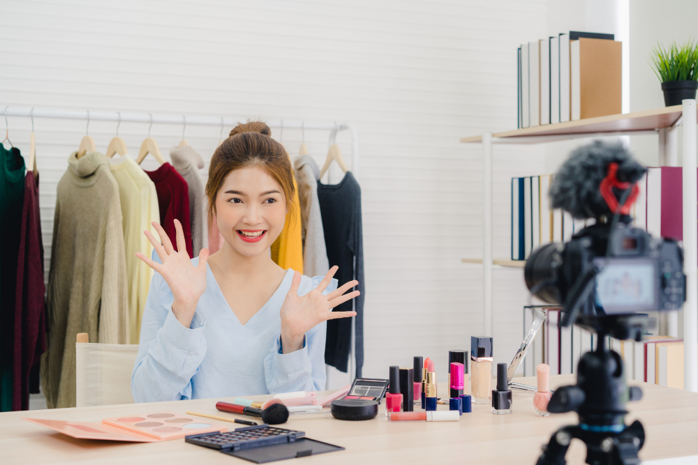 Perbedaan Brand Ambassador dan Influencer